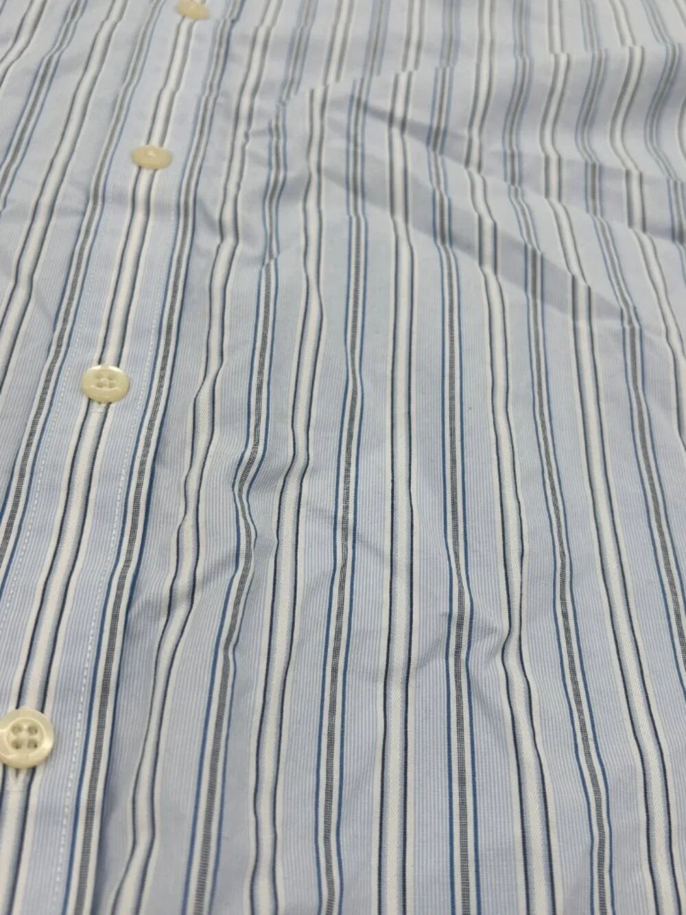 Banana Republic Men's Classic Fit 100% Cotton‎ Button Front shirt - Size M